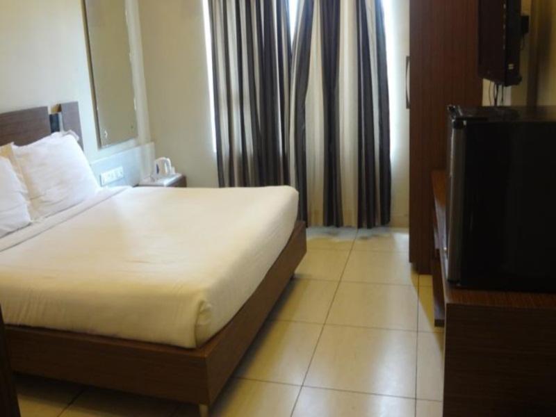 Hotel Sheela Shree Plaza Jhānsi Extérieur photo