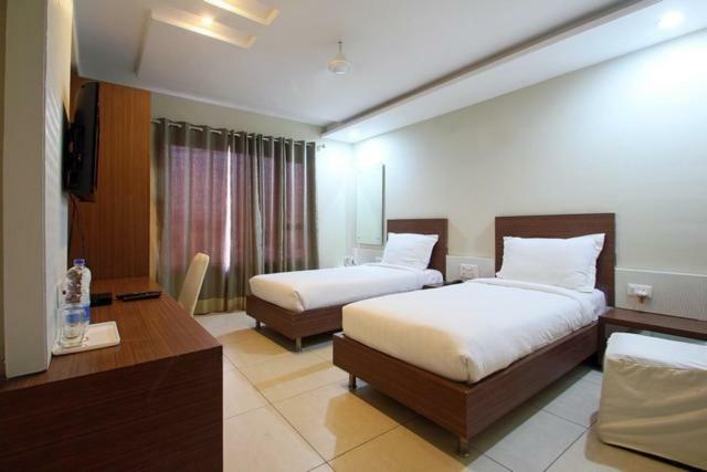 Hotel Sheela Shree Plaza Jhānsi Extérieur photo